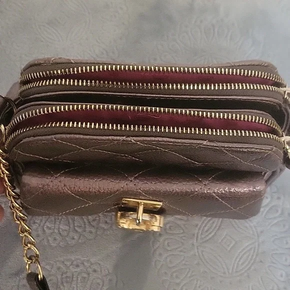 Juicy Couture iridescent pewter metalic sheen double quilted crossbody bag - Picture 11 of 11